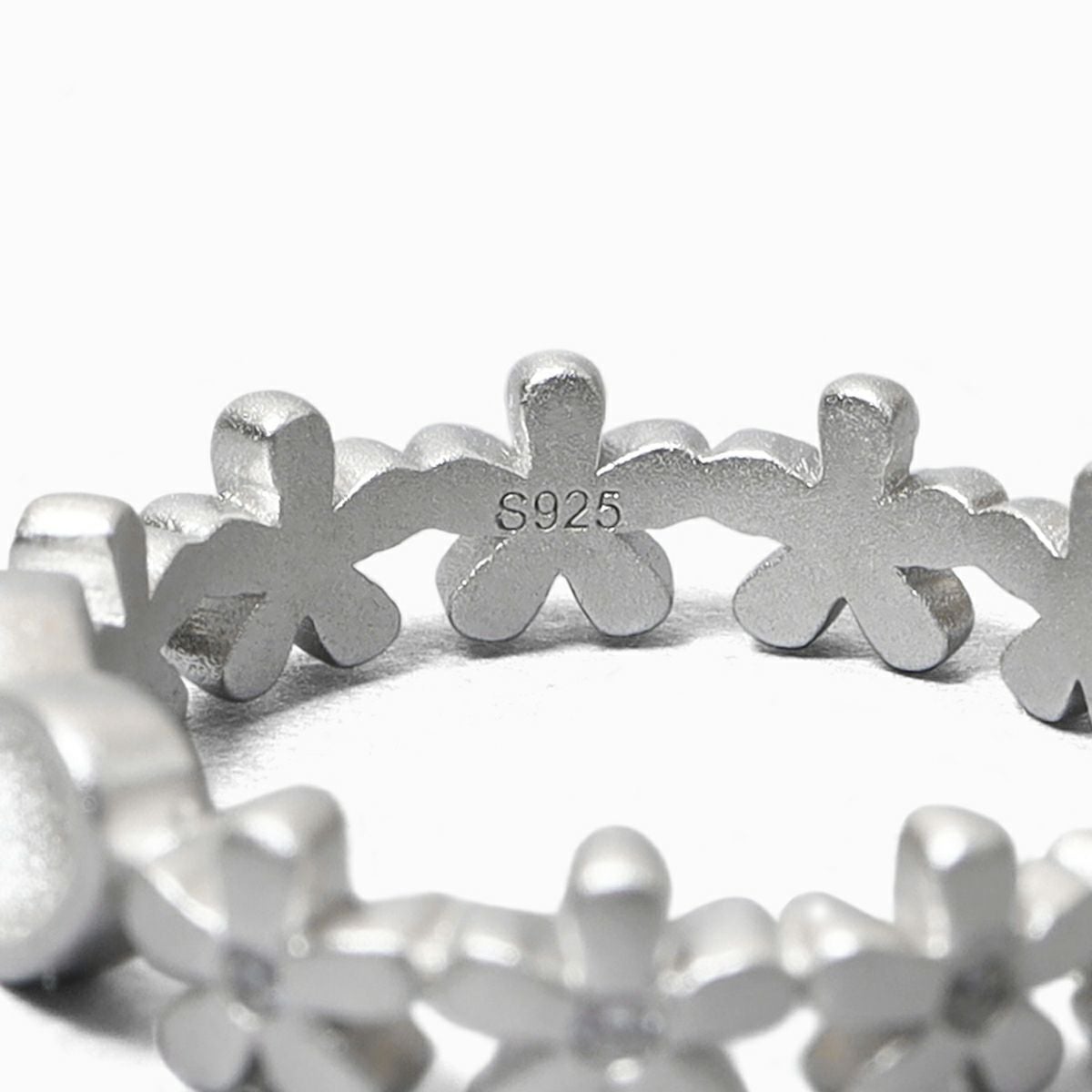 Flower Eternity Ring (Silver)【Luxe】 | Freecus