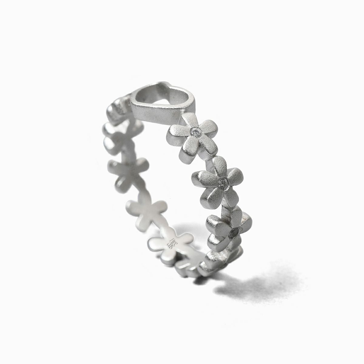 Flower Eternity Ring (Silver)【Luxe】 | Freecus